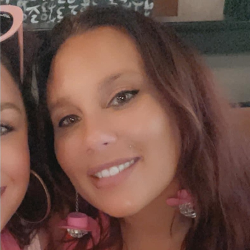 Meet your Posher, Yolanda